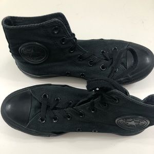 BLACK HIGH TOP CONVERSE